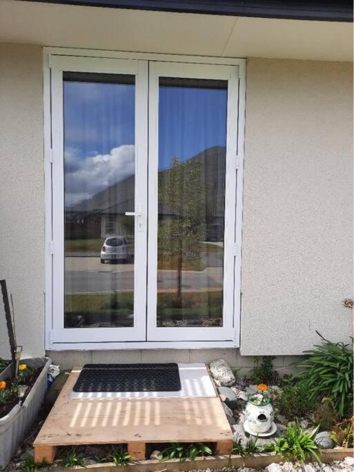 Banbury Deluxe With Spa Bath! Private Courtyard! 皇后镇 外观 照片