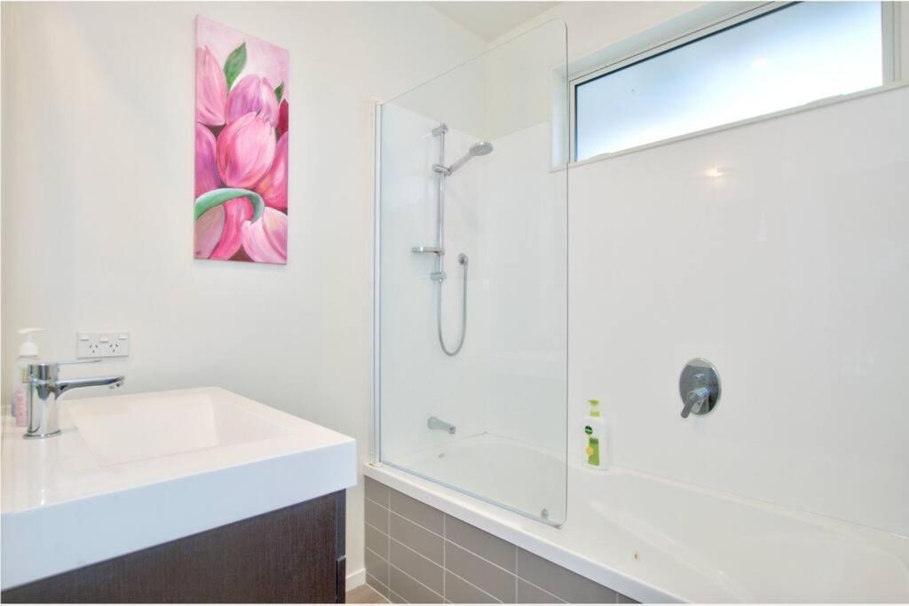 Banbury Deluxe With Spa Bath! Private Courtyard! 皇后镇 外观 照片